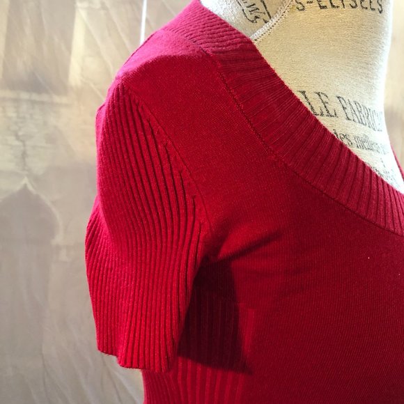 Le Chateau Short Sleeves Seater: Size S - Picture 2 of 12